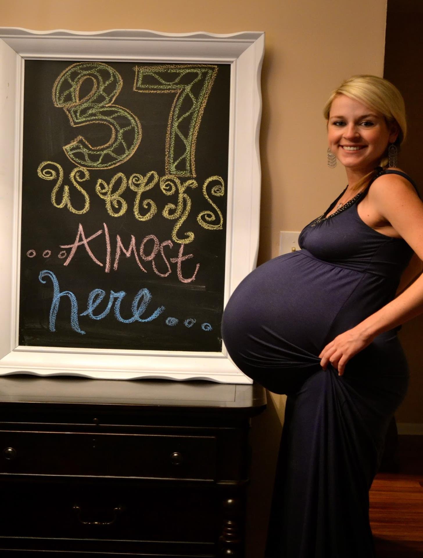 SEXY and PREGNANT Women Showing Legs, Cleavage and BIG BELLIES (236)